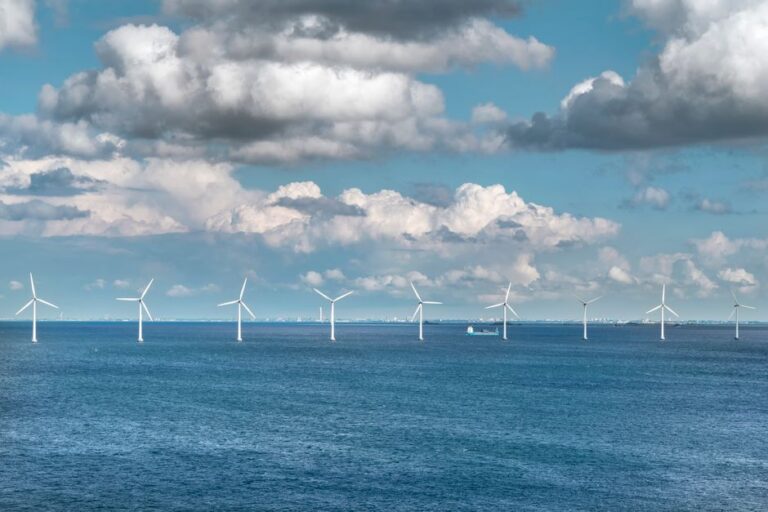 Eólica offshore parada: o vento não assina decreto
